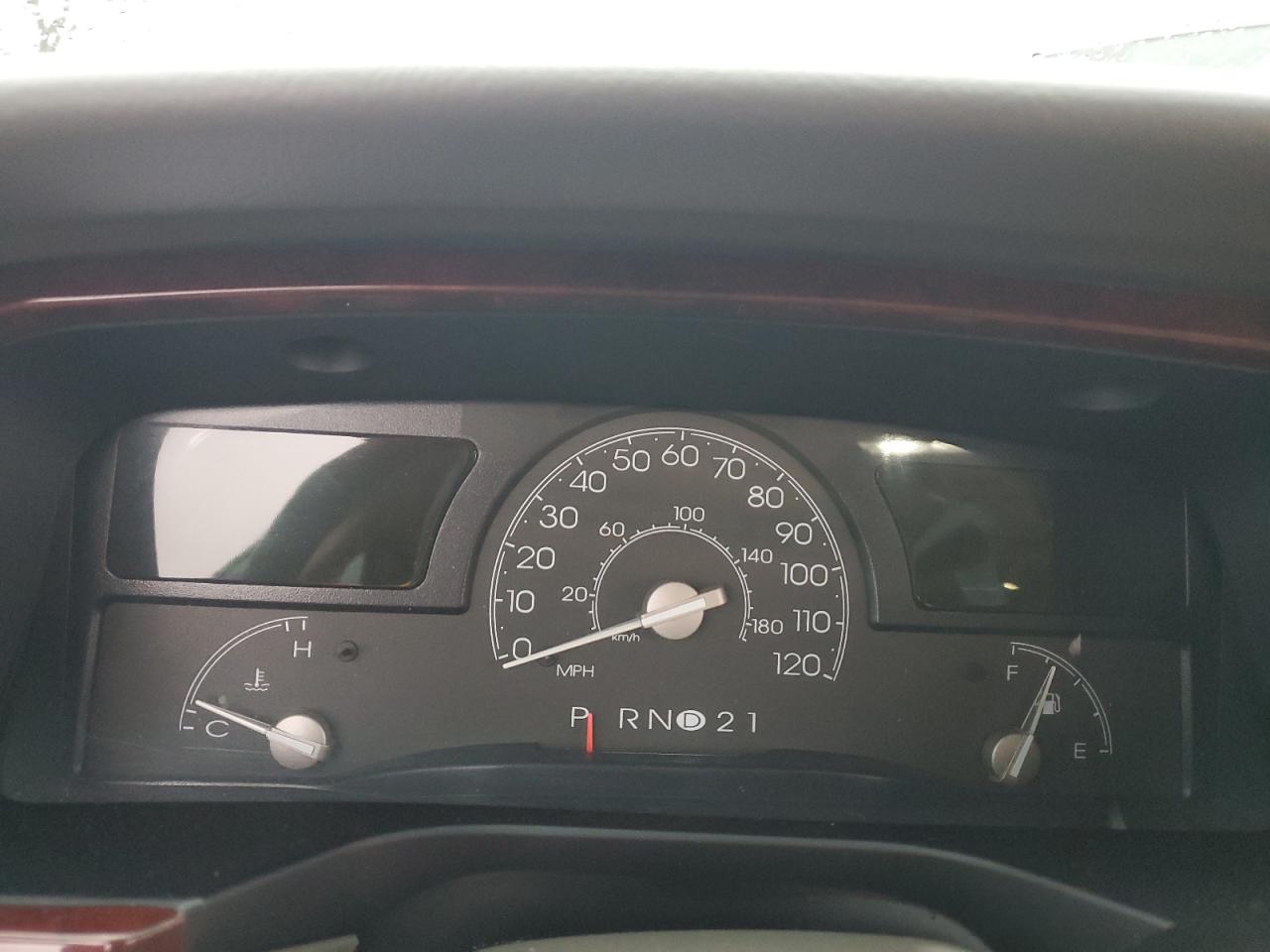 2003 Lincoln Town Car Signature VIN: 1LNHM82W73Y697448 Lot: 90116105