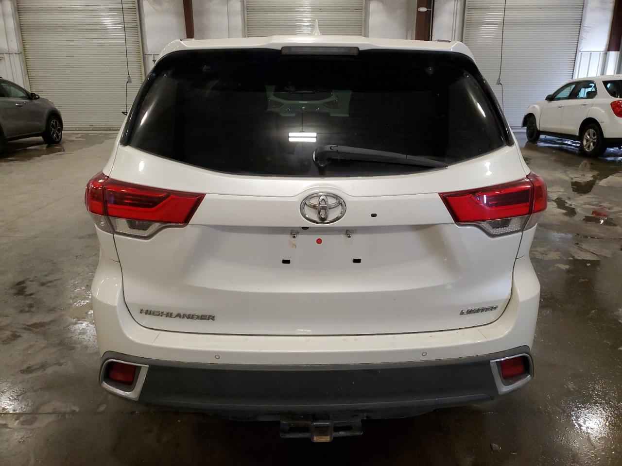 2018 Toyota Highlander Limited VIN: 5TDYZRFH8JS237229 Lot: 81970255