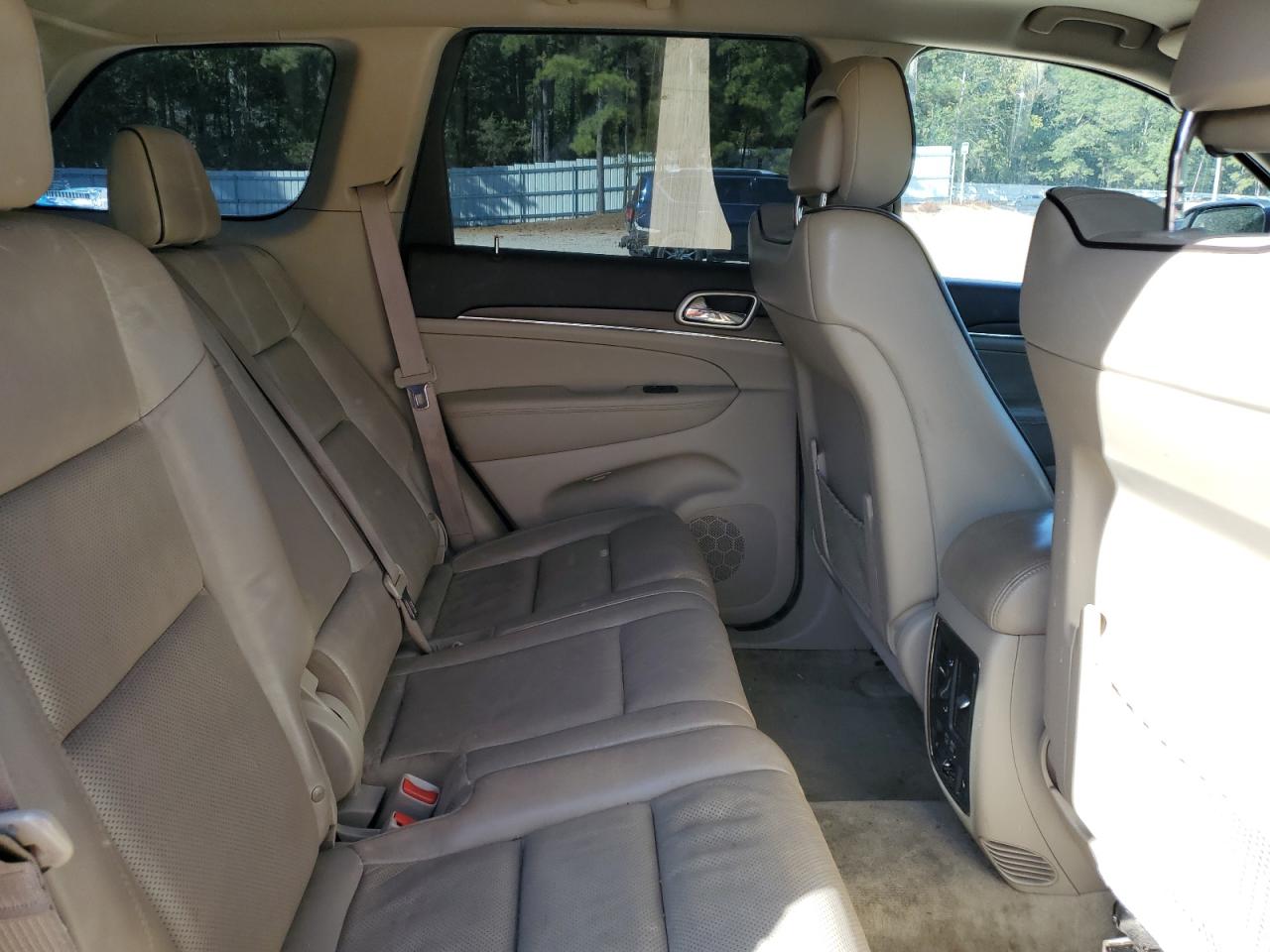 2014 Jeep Grand Cherokee Overland VIN: 1C4RJFCT3EC209686 Lot: 82224995