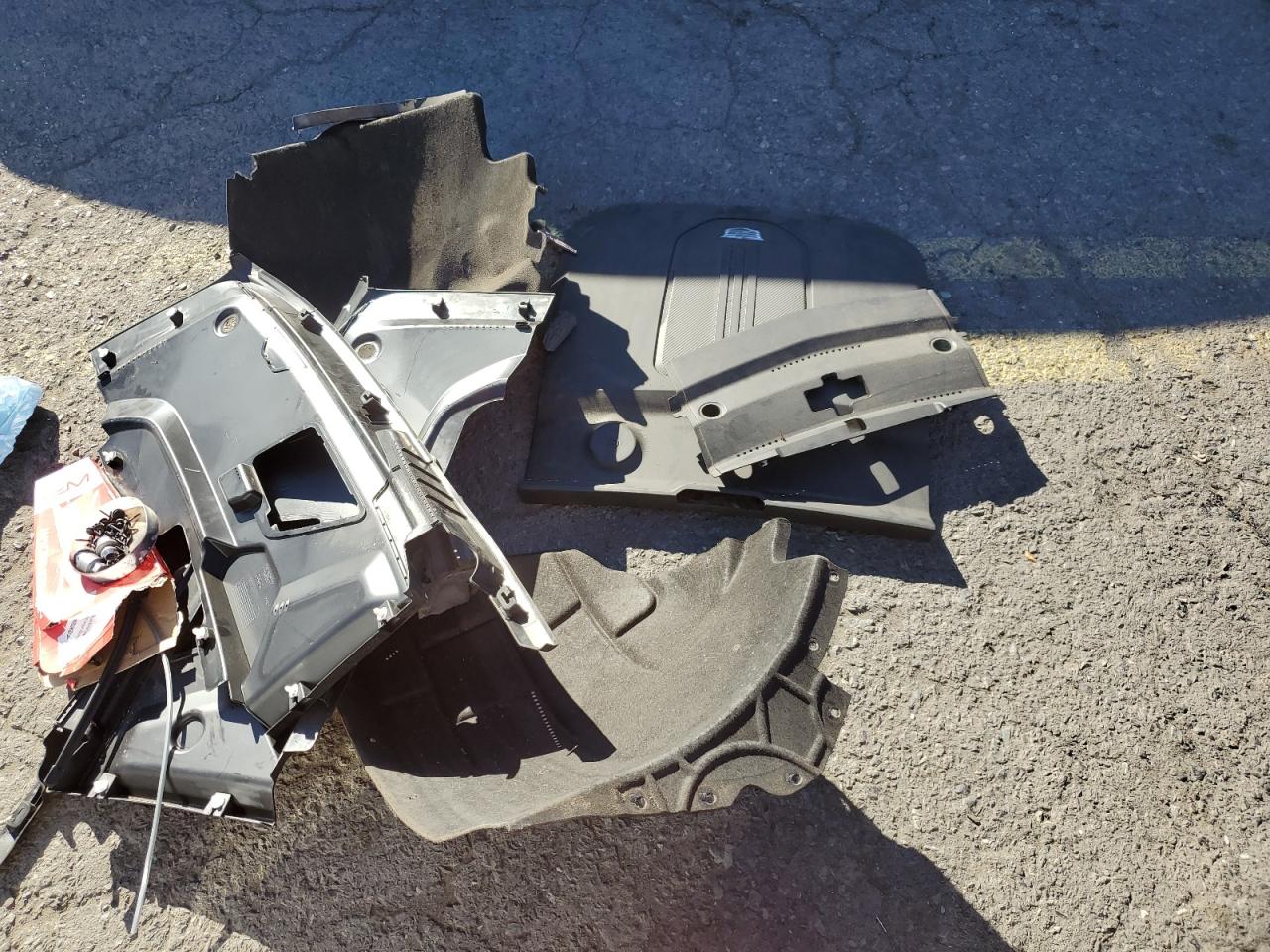 2024 Cadillac Lyriq Luxury VIN: 1GYKPPRL9RZ117587 Lot: 82323015