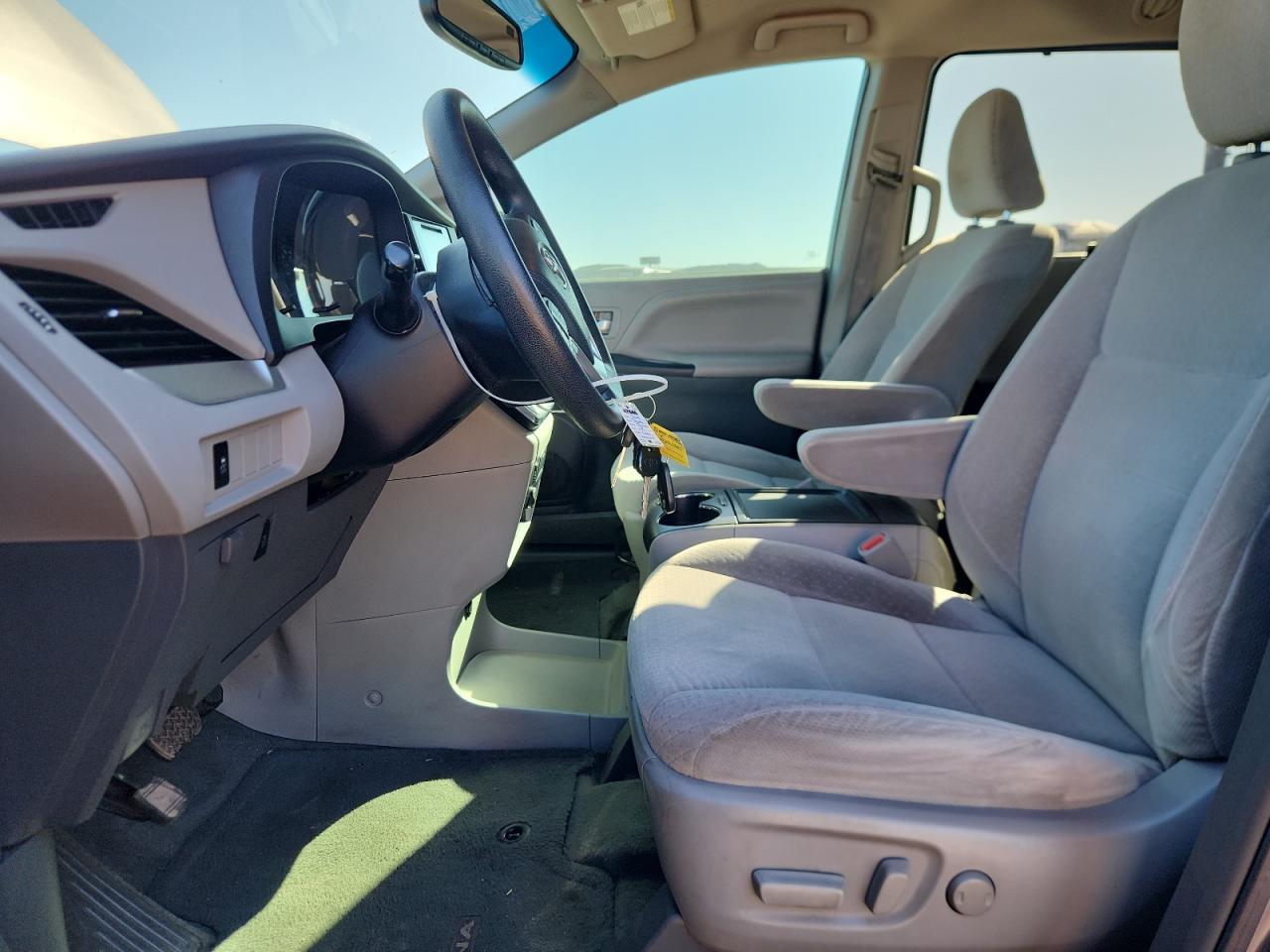 2015 Toyota Sienna Le VIN: 5TDKK3DC5FS571577 Lot: 82263595