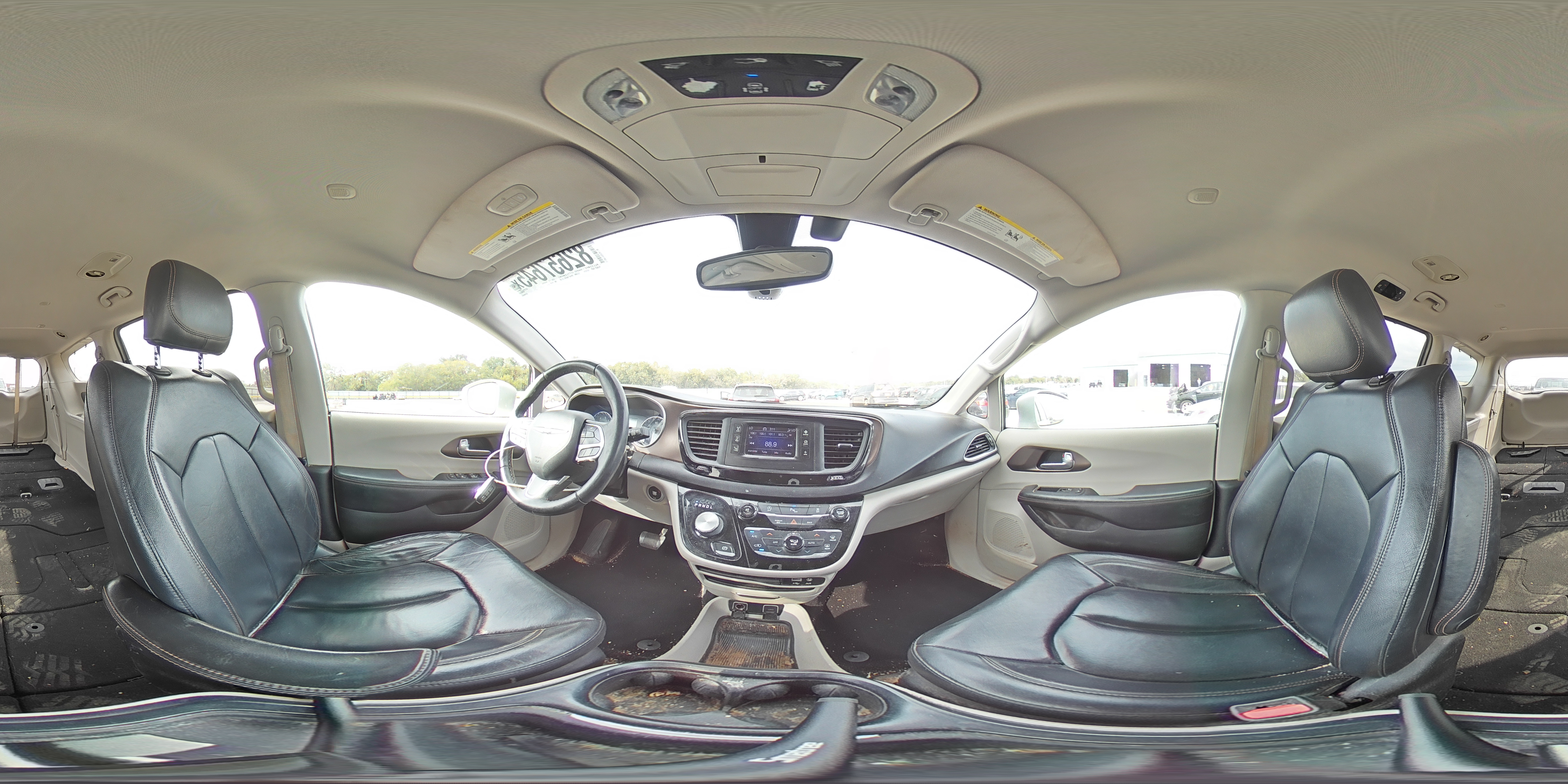 2017 Chrysler Pacifica Touring L VIN: 2C4RC1BG8HR744302 Lot: 82657645