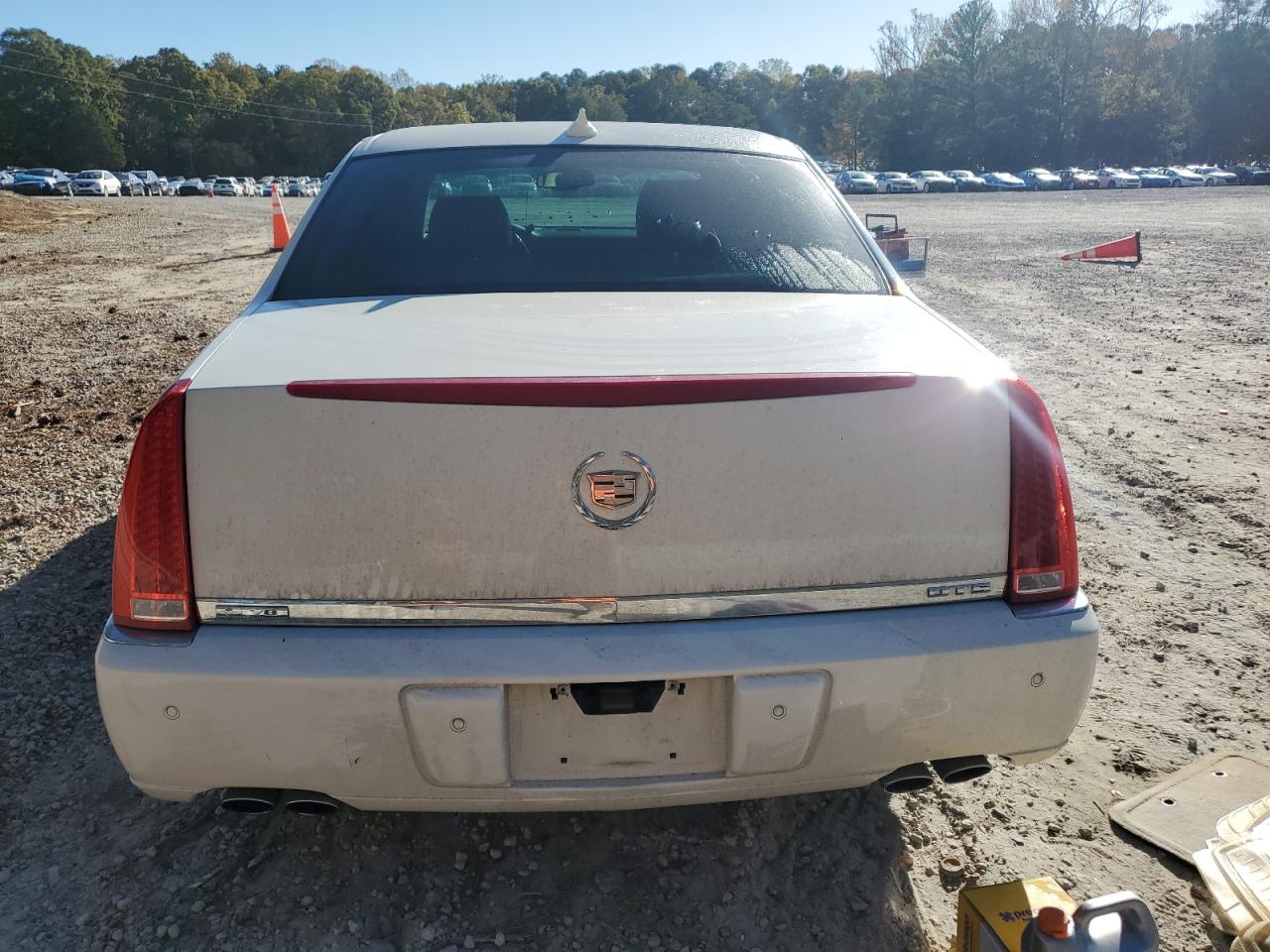 2011 Cadillac Dts Luxury Collection VIN: 1G6KD5E61BU131850 Lot: 82651675