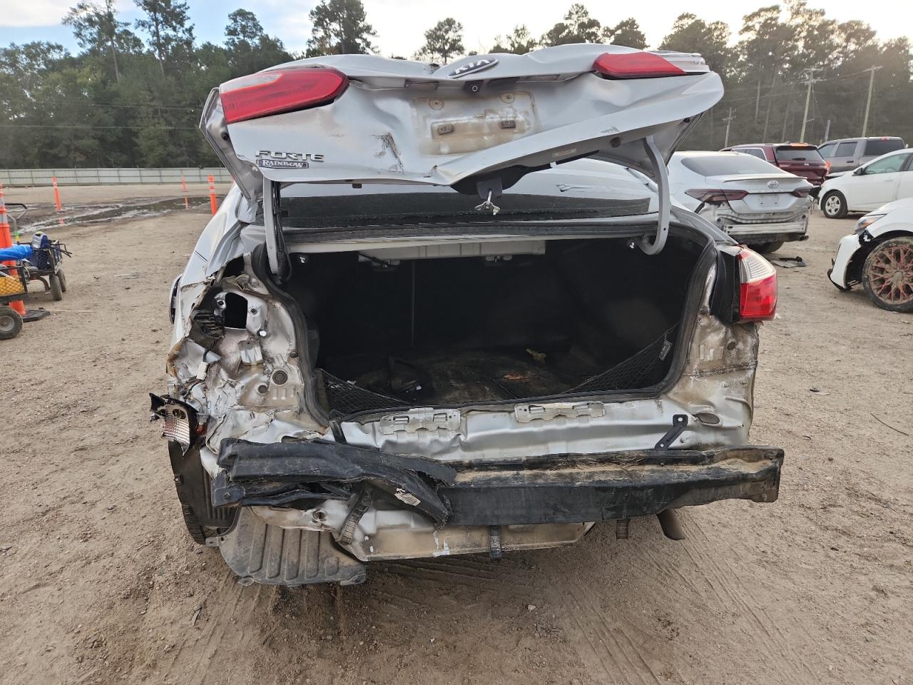 2016 Kia Forte Lx VIN: KNAFX4A61G5607826 Lot: 87009815