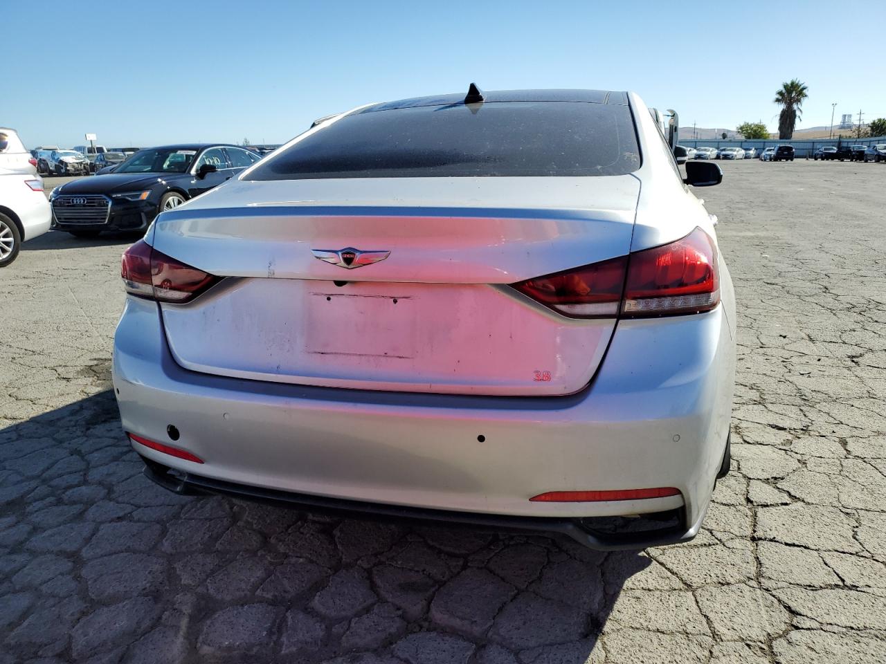 2015 Hyundai Genesis 3.8L VIN: KMHGN4JE4FU089747 Lot: 86186805