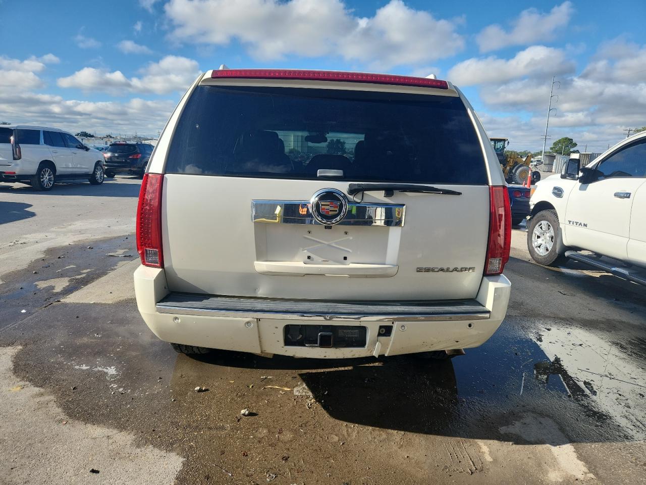 2008 Cadillac Escalade Luxury VIN: 1GYFK63878R105936 Lot: 90721875