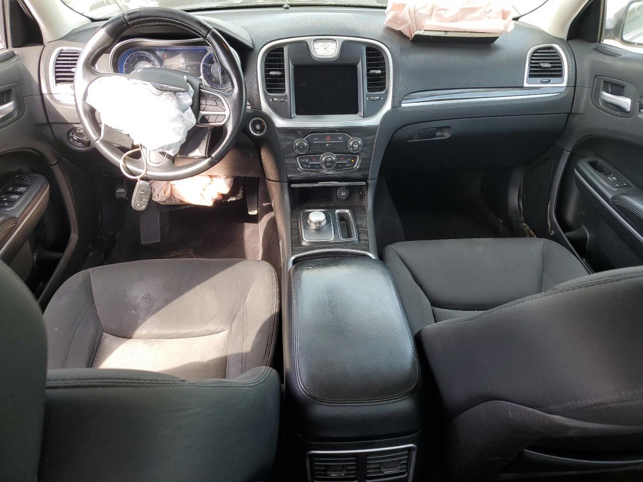 2018 Chrysler 300 Touring VIN: 2C3CCARG0JH324707 Lot: 81982275