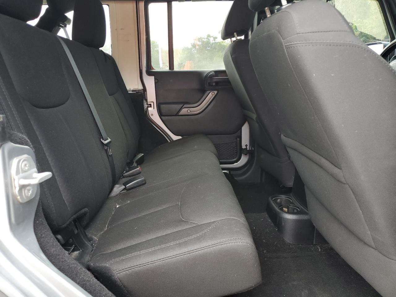 2014 Jeep Wrangler Unlimited Sport VIN: 1C4BJWDG2EL218415 Lot: 85104895
