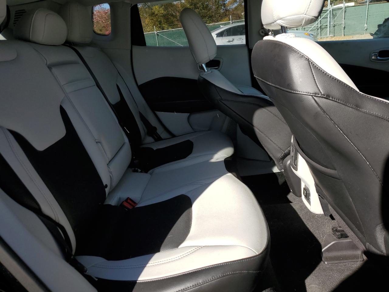 2018 Jeep Compass Limited VIN: 3C4NJDCB3JT131872 Lot: 90408155