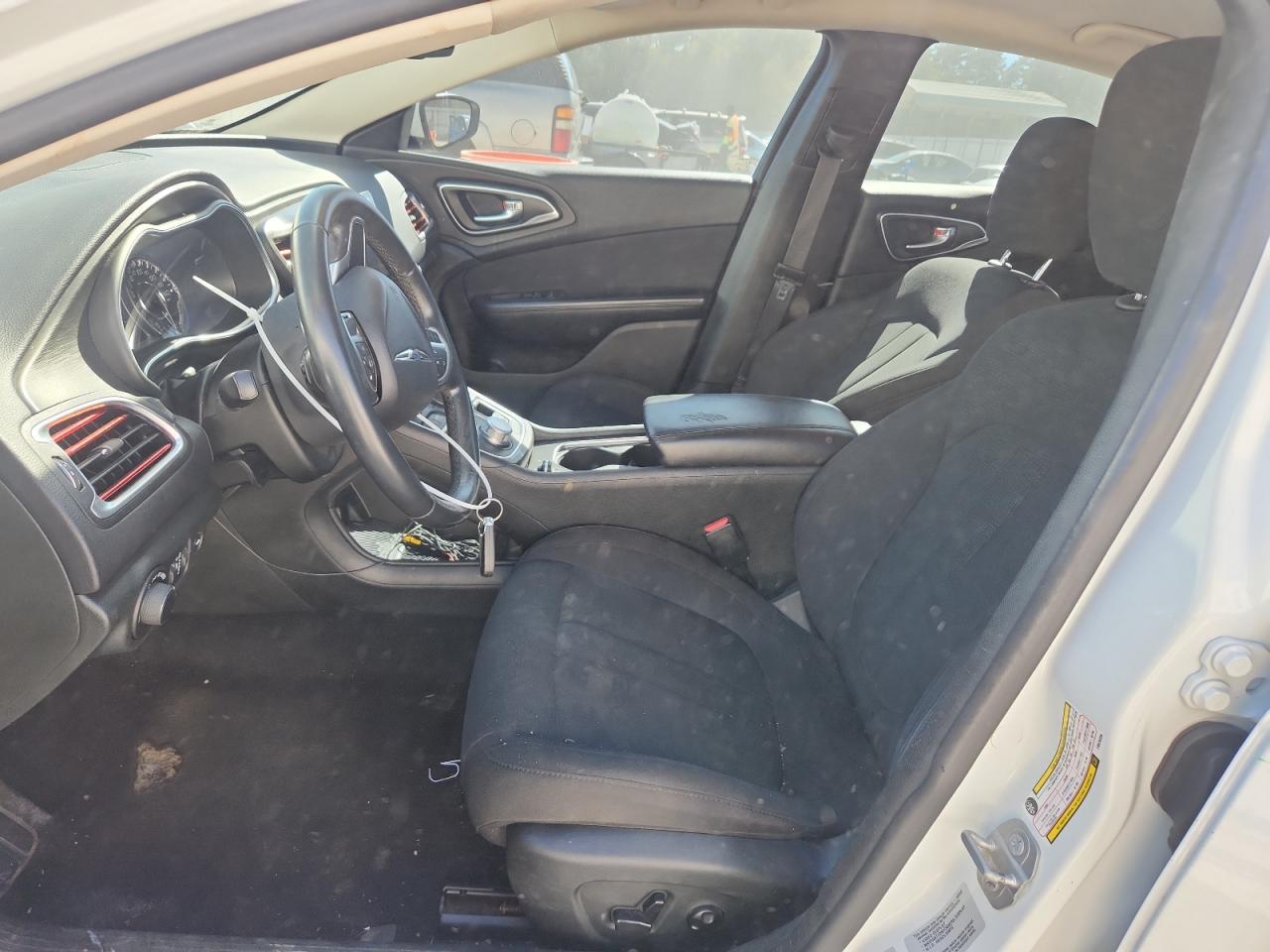 2015 Chrysler 200 Limited VIN: 1C3CCCAB7FN616235 Lot: 86701985