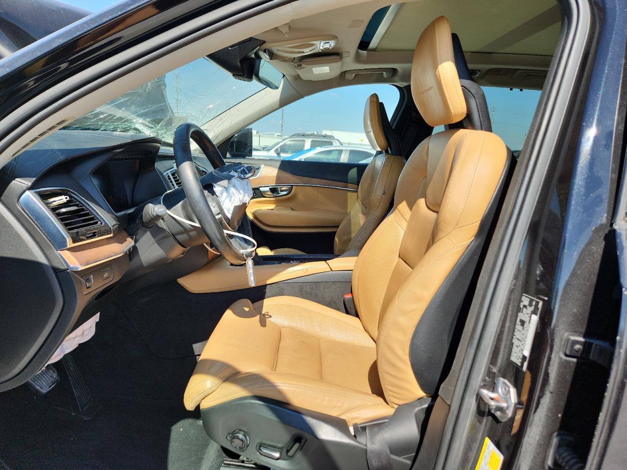 2016 Volvo Xc90 T6 VIN: YV4A22PL8G1048762 Lot: 82496225