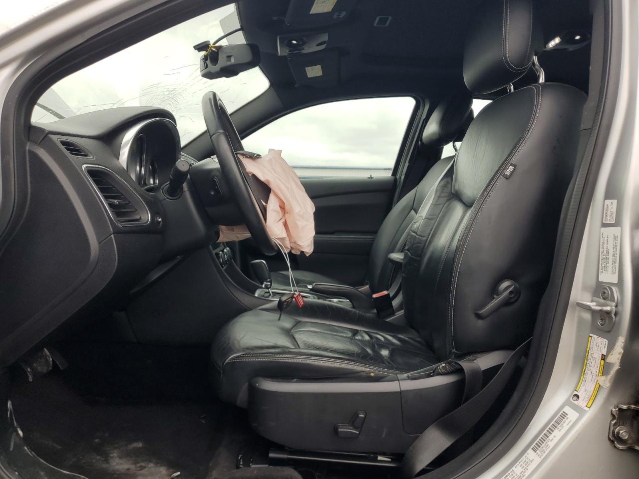 2012 Chrysler 200 VIN: 1C3CCBCG1CN305270 Lot: 82333955