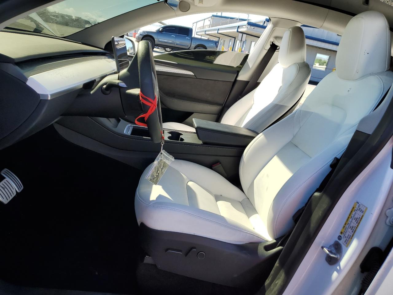 2024 Tesla Model Y VIN: 7SAYGDEF0RF021676 Lot: 81238095