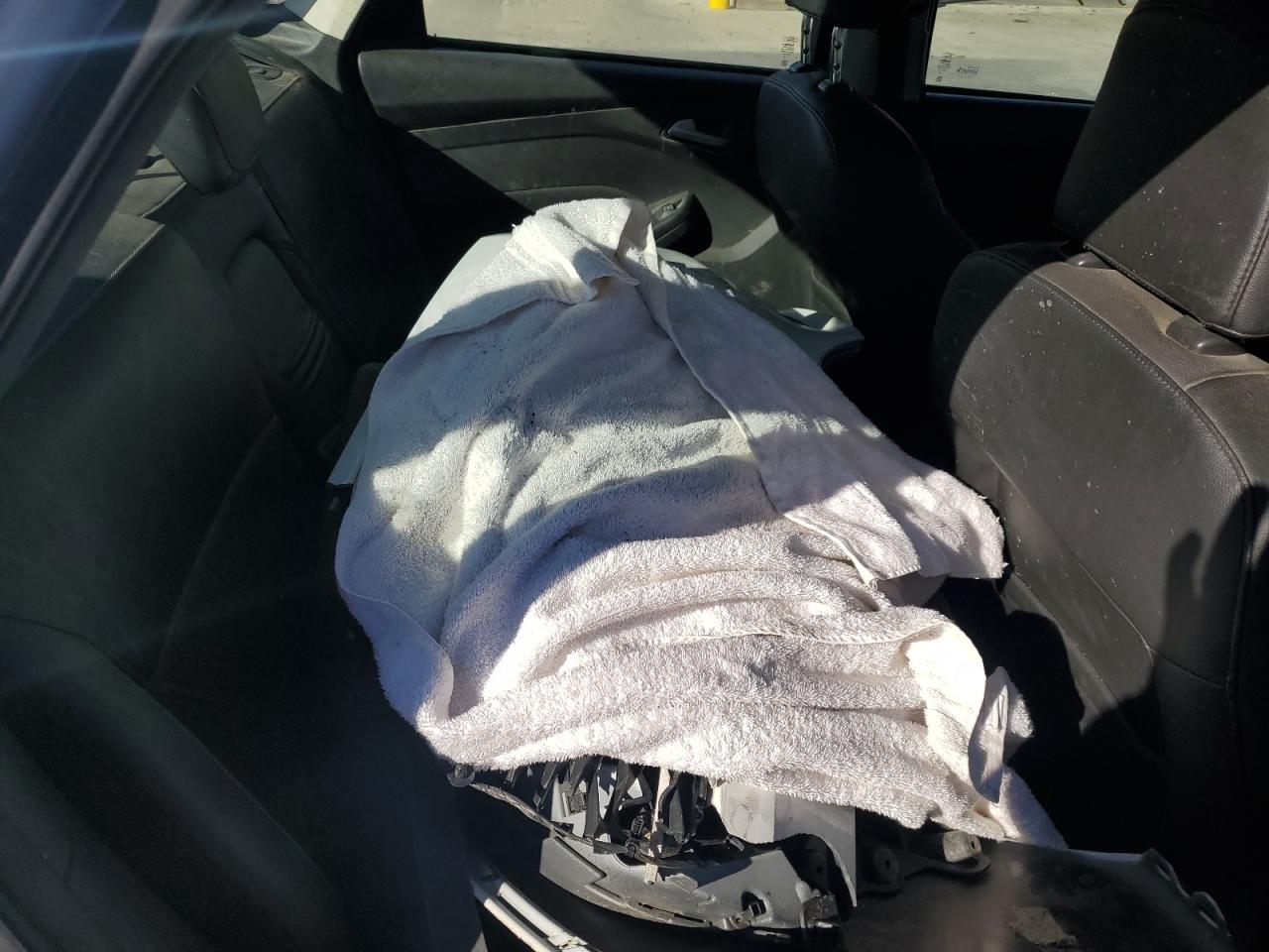 2015 Ford Focus Se VIN: 1FADP3F27FL310635 Lot: 82332755