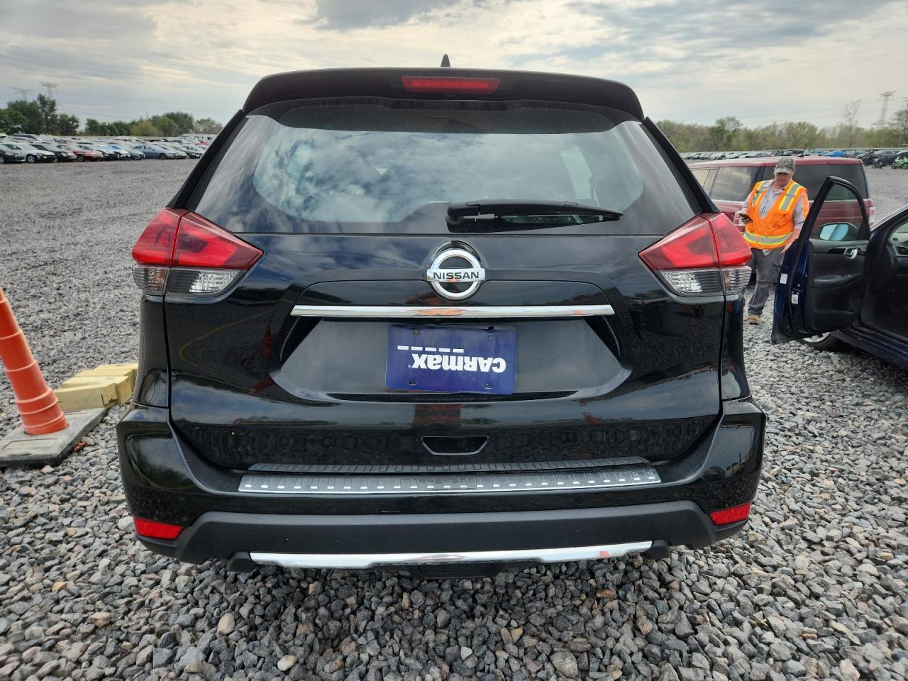 2020 Nissan Rogue S VIN: JN8AT2MV2LW123902 Lot: 82321065