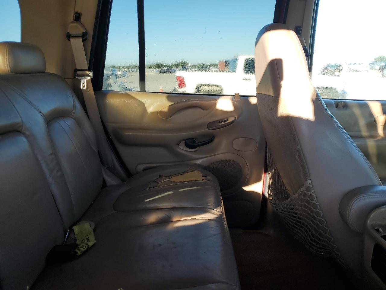 1999 Ford Expedition VIN: 1FMRU17L2XLC10962 Lot: 85842155