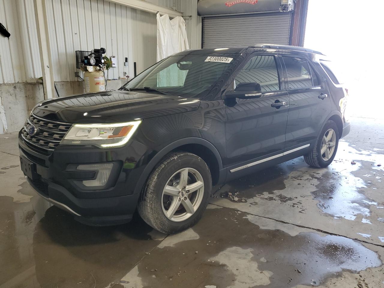 FORD EXPLORER 2017. Lot# 82300025. VIN 1FM5K8D81HGE21187. Photo 1