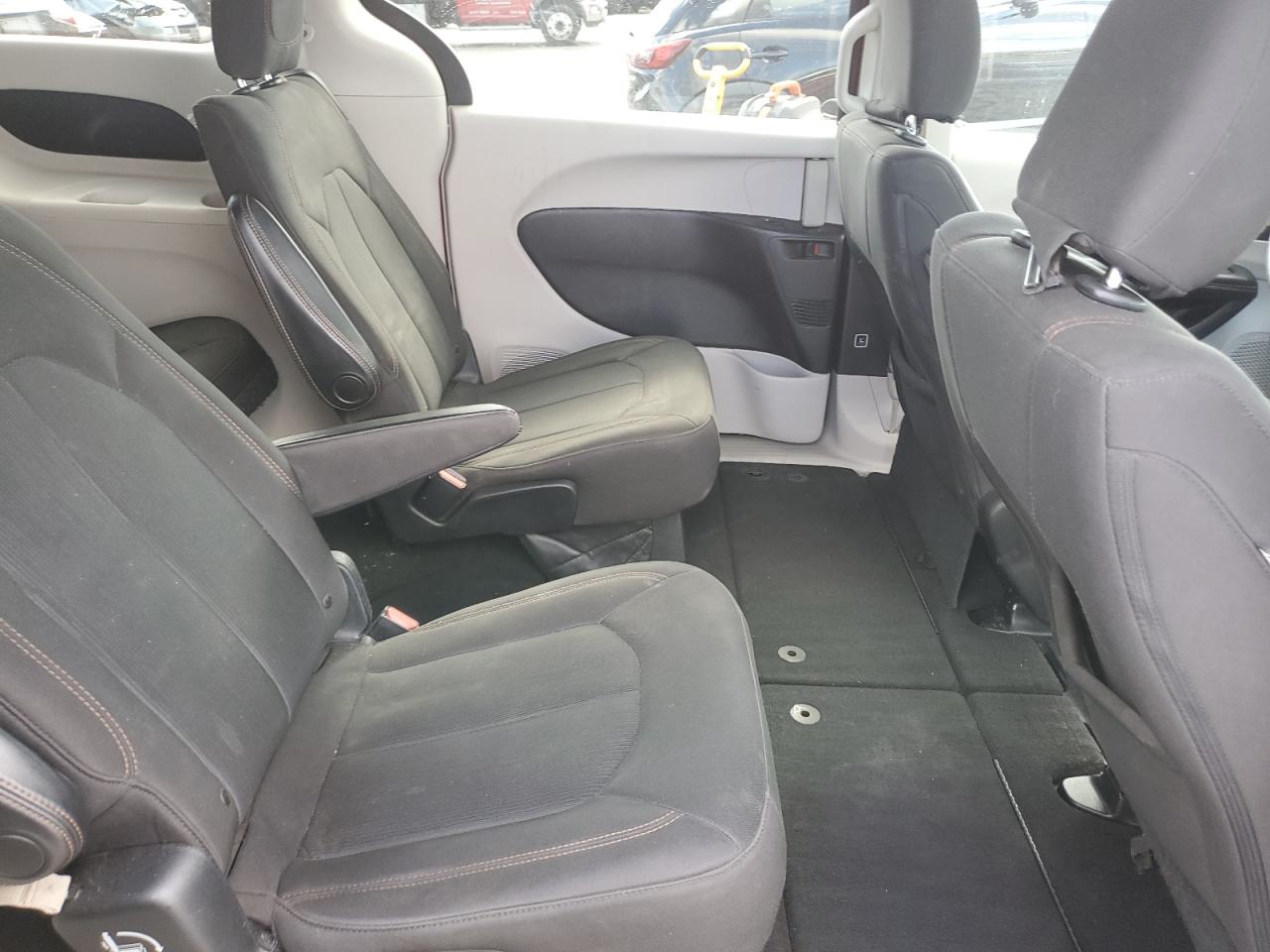 2017 Chrysler Pacifica Touring VIN: 2C4RC1DG7HR677950 Lot: 89683765