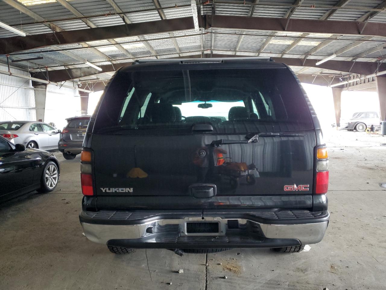 2005 GMC Yukon VIN: 1GKEK13Z55R276357 Lot: 82274015