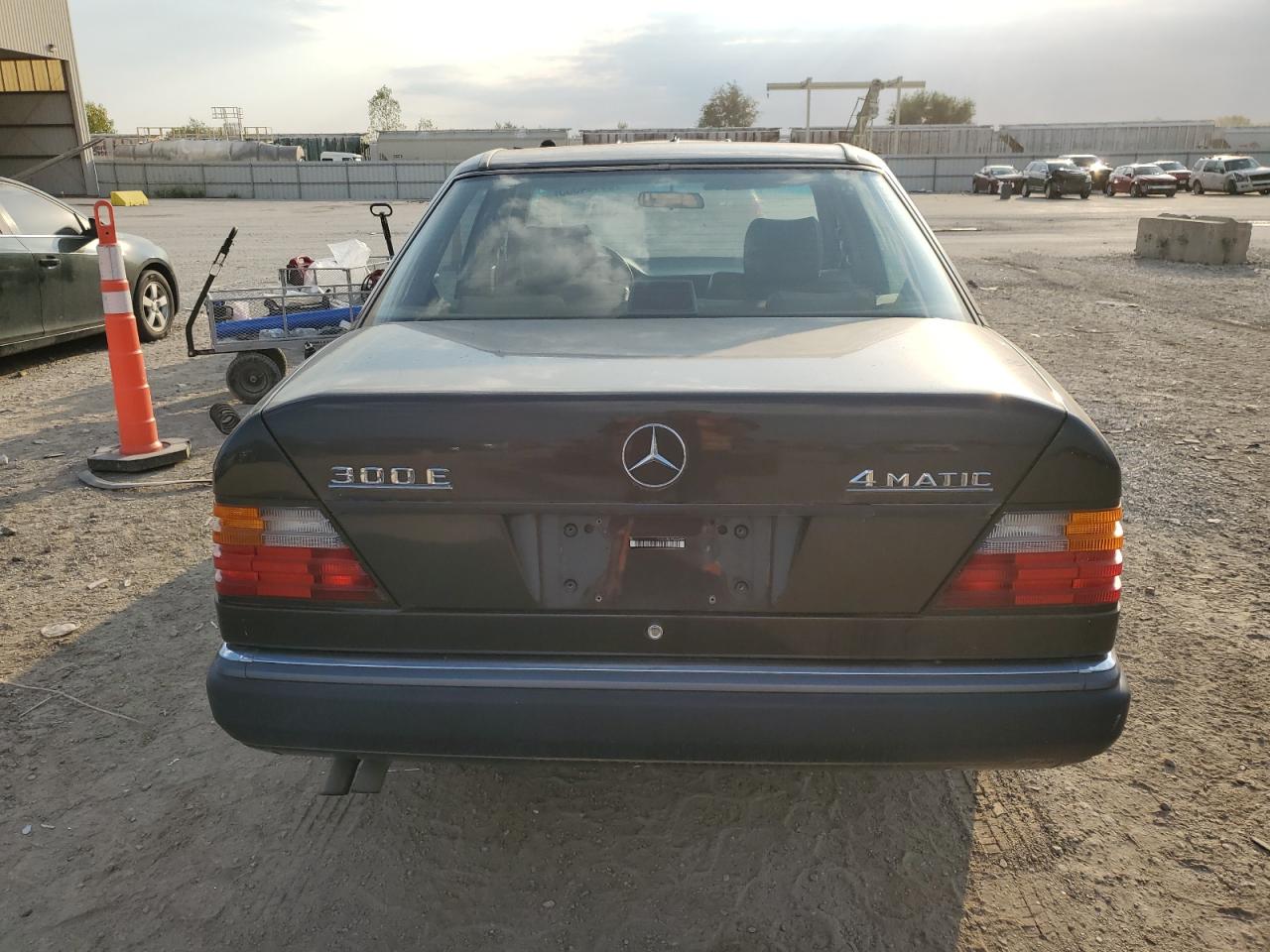 1992 Mercedes-Benz 300 E 4Matic VIN: WDBED30E9NB632464 Lot: 86144335