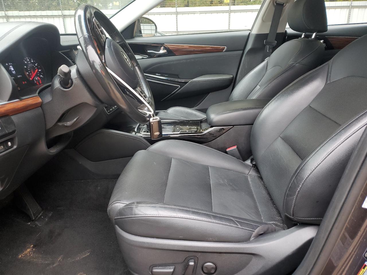 2017 Kia Cadenza Premium VIN: KNALC4J15H5041903 Lot: 82682955