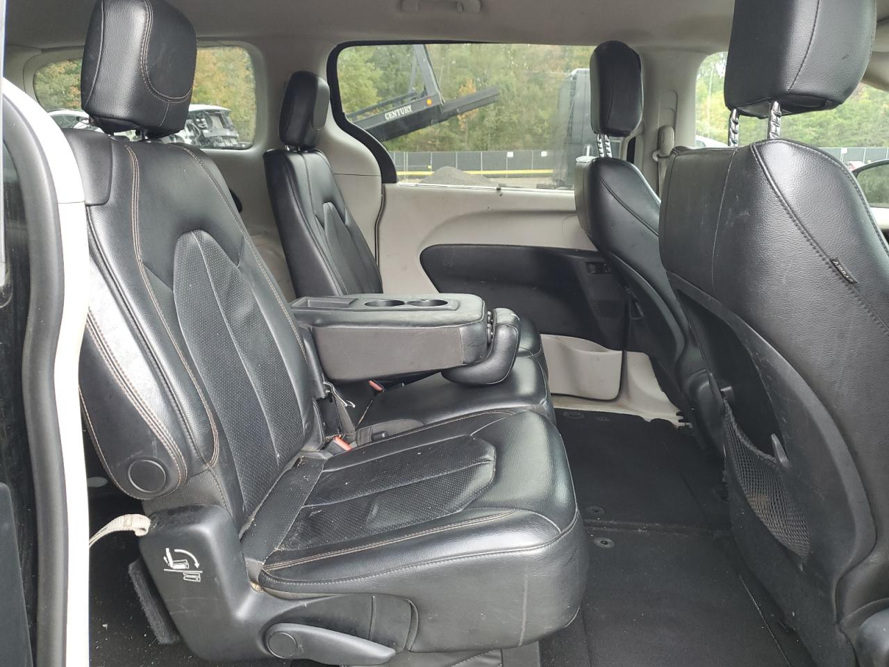 2018 Chrysler Pacifica Touring L VIN: 2C4RC1BG0JR275213 Lot: 86287365