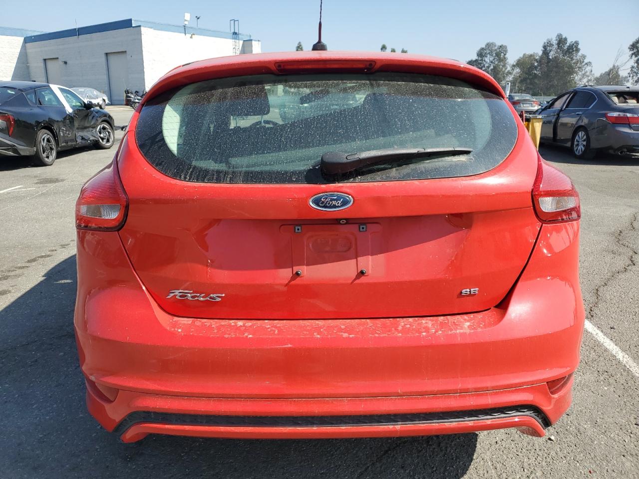 2015 Ford Focus Se VIN: 1FADP3K28FL261791 Lot: 82255085