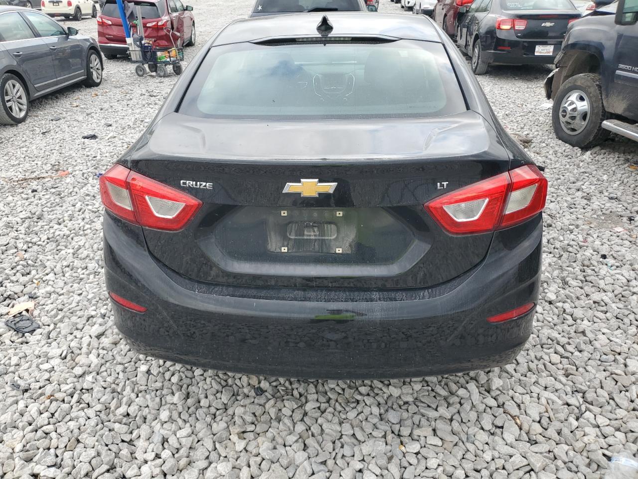 2018 Chevrolet Cruze Lt VIN: 1G1BE5SM1J7213094 Lot: 85279525