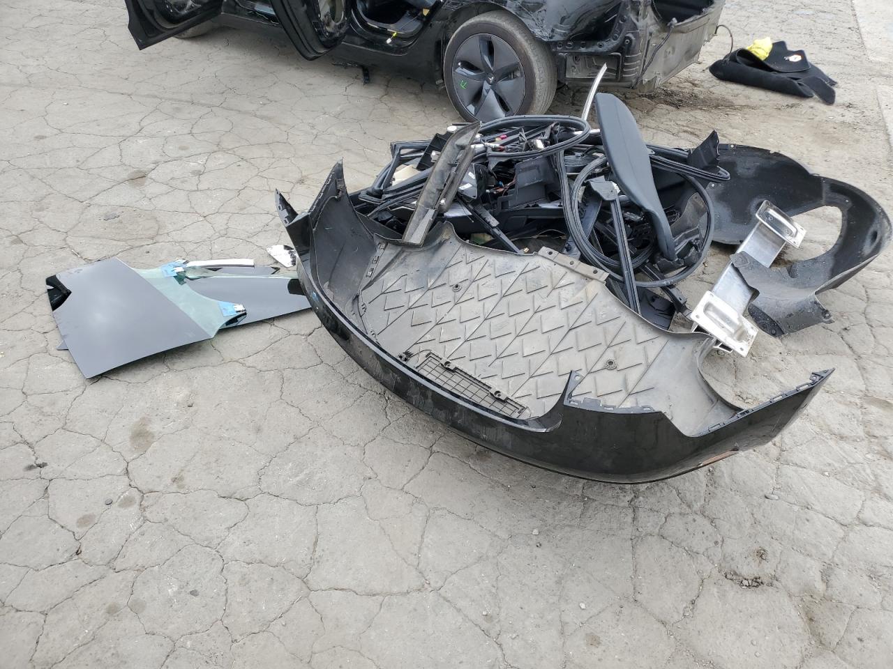 2020 Tesla Model 3 VIN: 5YJ3E1EB9LF710566 Lot: 84212375