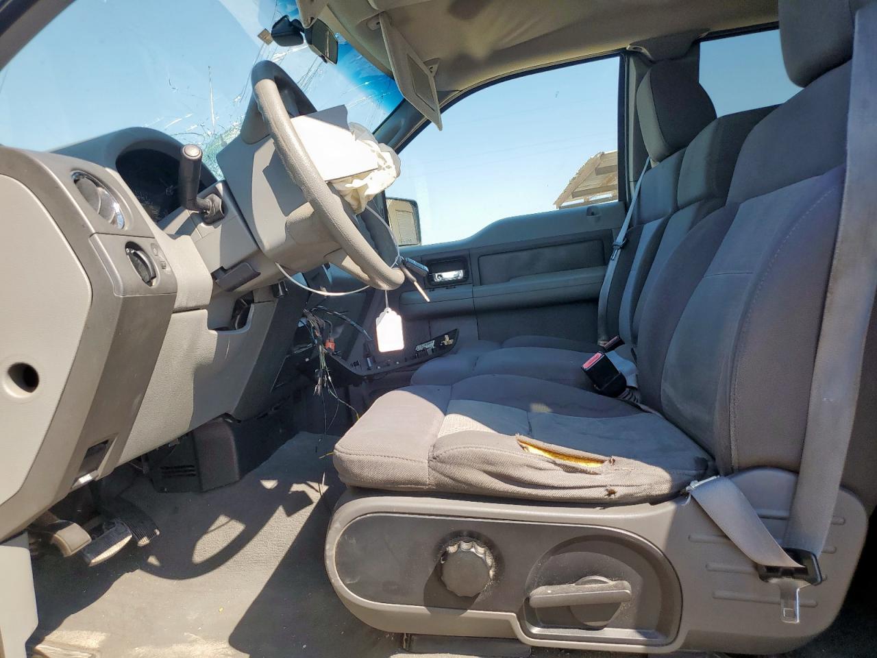 2004 Ford F150 VIN: 1FTRX12W34NA77402 Lot: 85189805