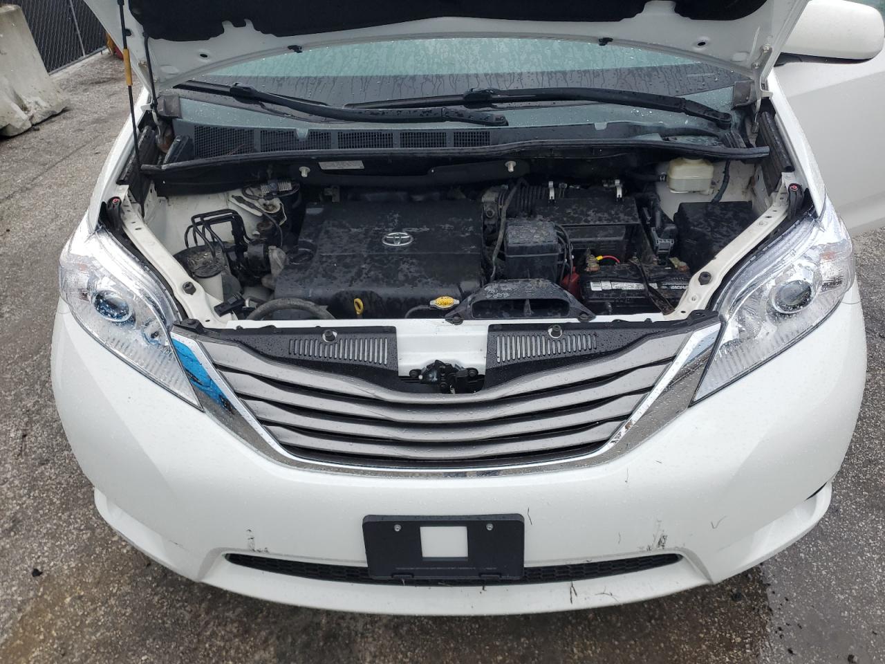 2015 Toyota Sienna Le VIN: 5TDJK3DCXFS105252 Lot: 85671285