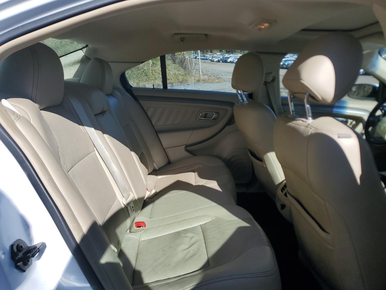 2015 Ford Taurus Sel VIN: 1FAHP2E8XFG134061 Lot: 82337055