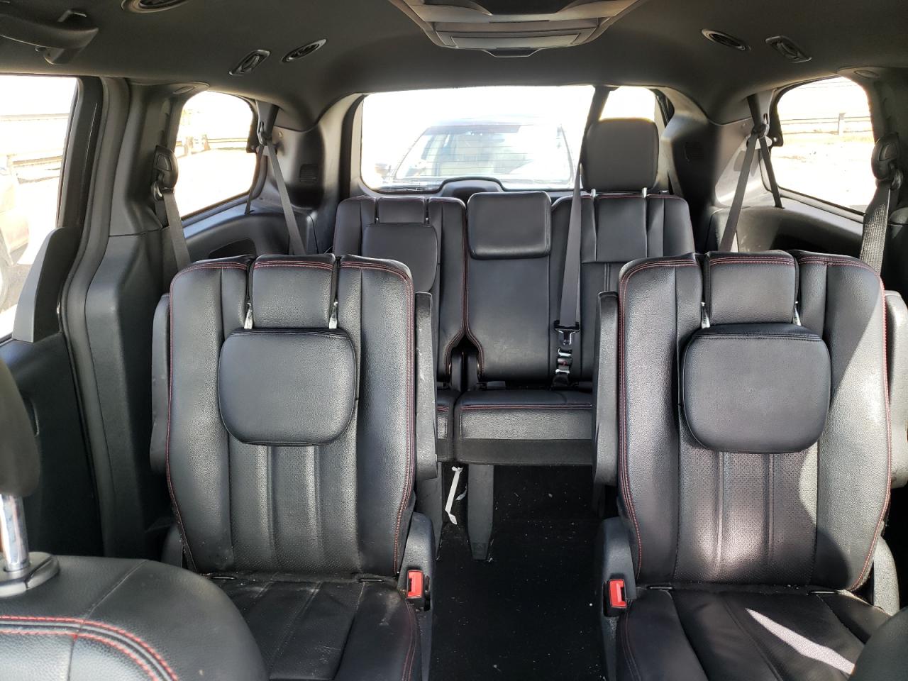 2016 Dodge Grand Caravan R/T VIN: 2C4RDGEG1GR340283 Lot: 82324305