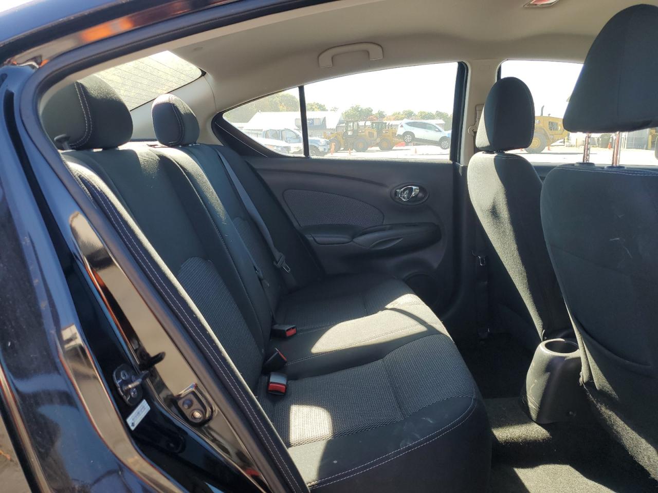 2015 Nissan Versa S VIN: 3N1CN7AP6FL821203 Lot: 82291445