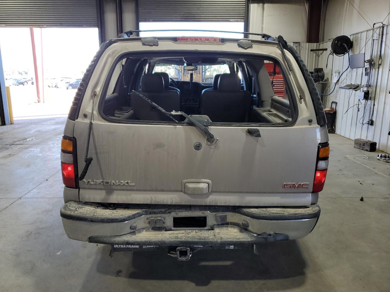 2006 GMC Yukon Xl K2500 VIN: 3GKGK26G16G104742 Lot: 81752175