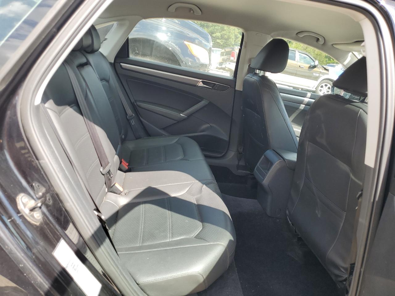 2017 Volkswagen Passat R-Line VIN: 1VWDT7A3XHC048087 Lot: 85141615