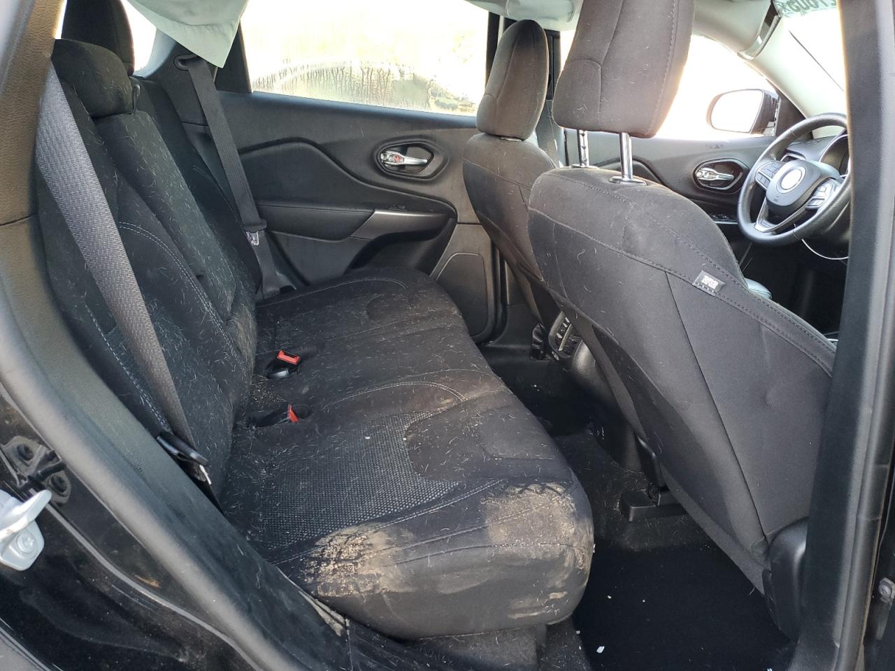 2021 Jeep Cherokee Latitude VIN: 1C4PJLCB4MD114138 Lot: 90927605