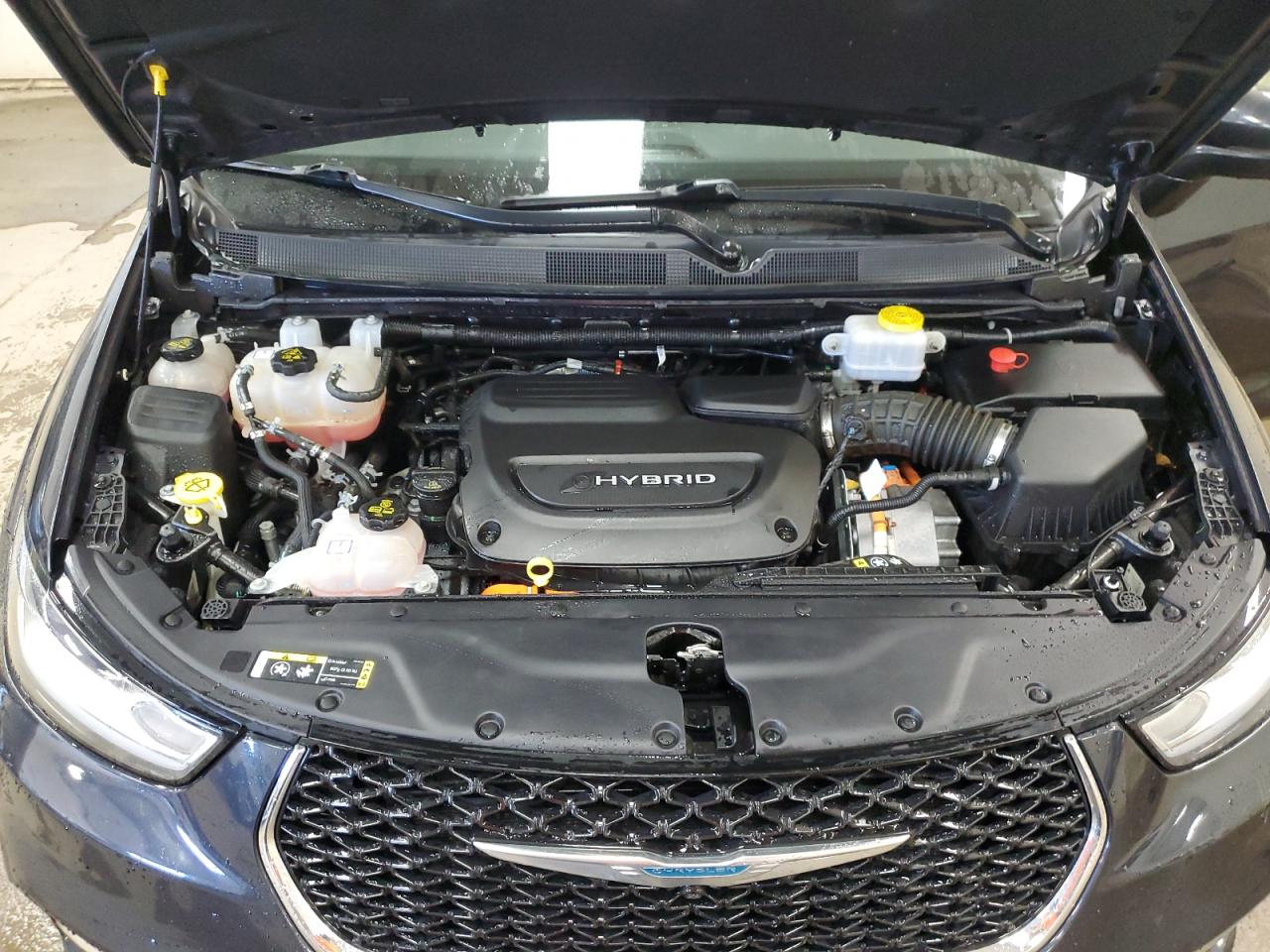 2021 Chrysler Pacifica Hybrid Touring L VIN: 2C4RC1L75MR594058 Lot: 90074375