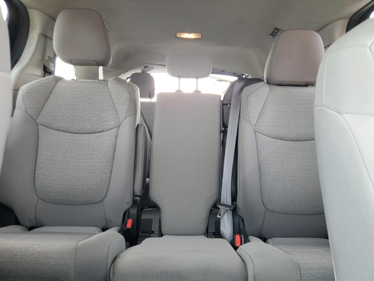 2024 Toyota Sienna Le VIN: 5TDBRKEC3RS222247 Lot: 82397825