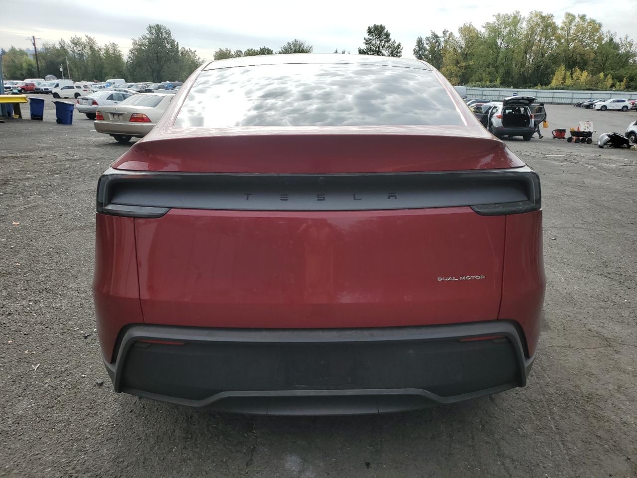 2026 Tesla Model Y VIN: 7SAYGDEE5TF372355 Lot: 84994685