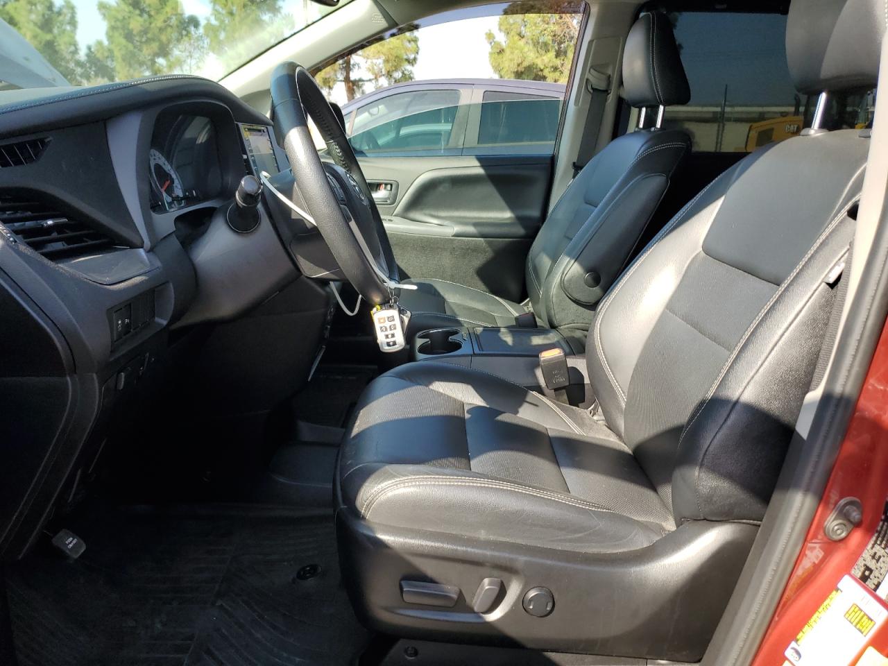 2019 Toyota Sienna Se VIN: 5TDXZ3DC7KS009238 Lot: 84815005
