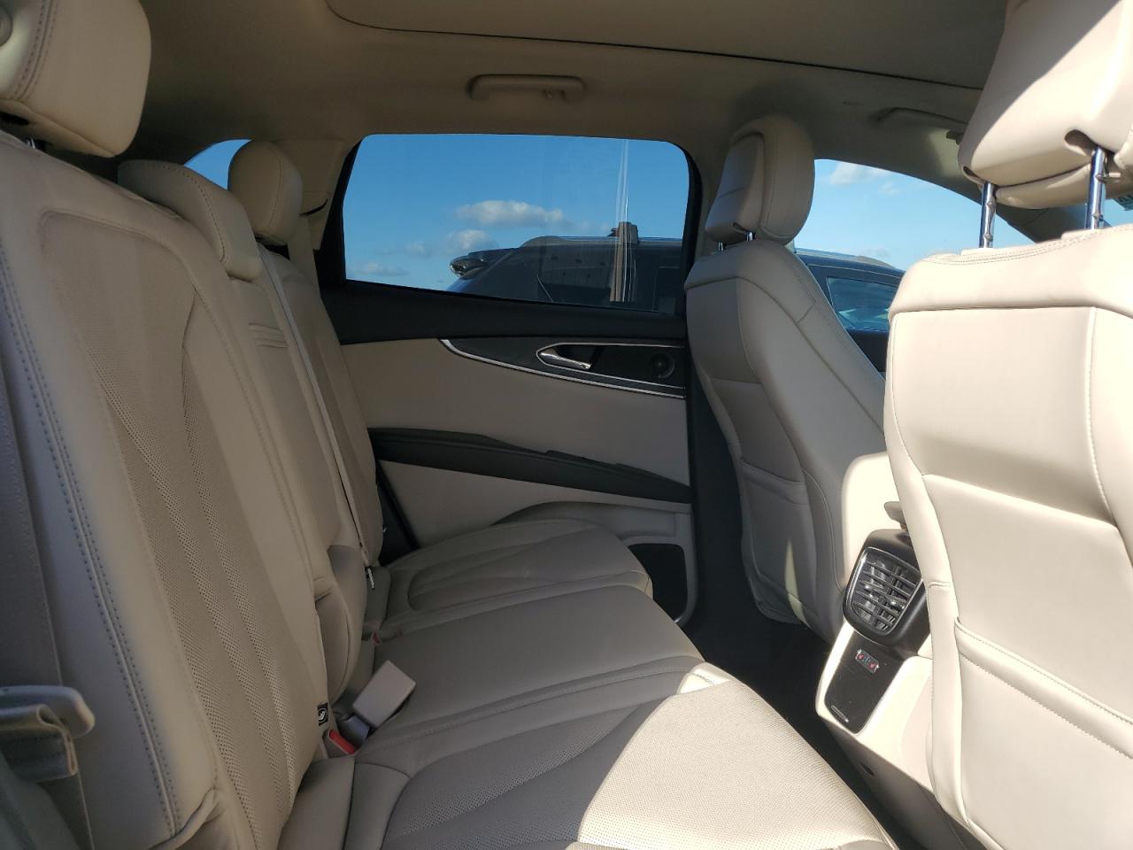 2020 Lincoln Nautilus Reserve VIN: 2LMPJ8K92LBL13804 Lot: 90587475