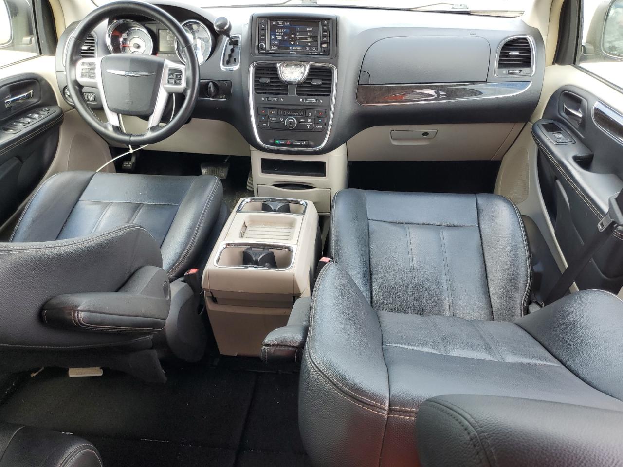 2016 Chrysler Town & Country Touring VIN: 2C4RC1BG9GR295307 Lot: 82258835