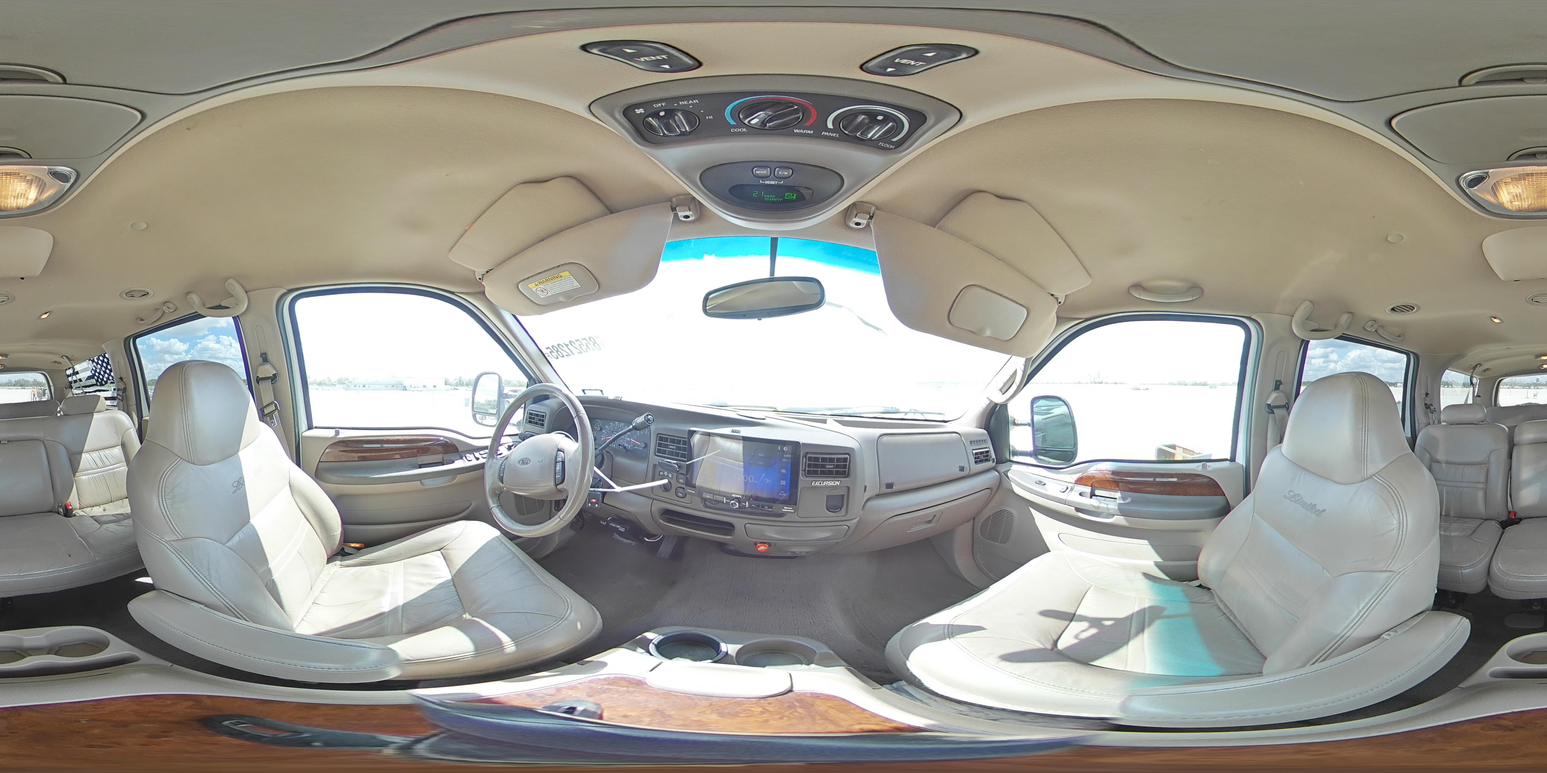 2000 Ford Excursion Limited VIN: 1FMNU43S4YEE15637 Lot: 85521285