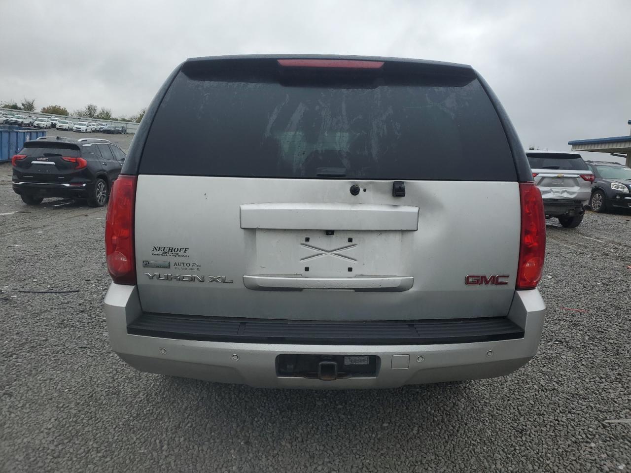 2011 GMC Yukon Xl K1500 Slt VIN: 1GKS2KE32BR276233 Lot: 90106805