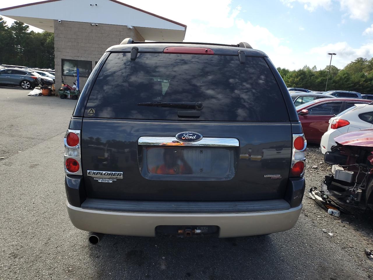 2007 Ford Explorer Eddie Bauer VIN: 1FMEU74E27UB73235 Lot: 85557145