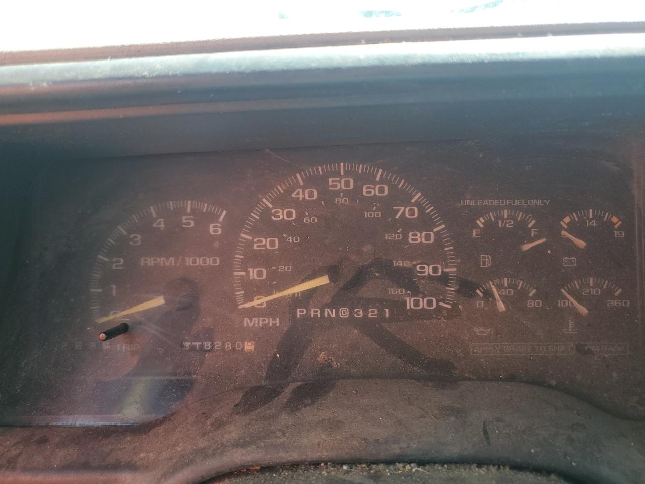 1999 GMC Sierra C1500 VIN: 1GTEC19M3XR513693 Lot: 84982745