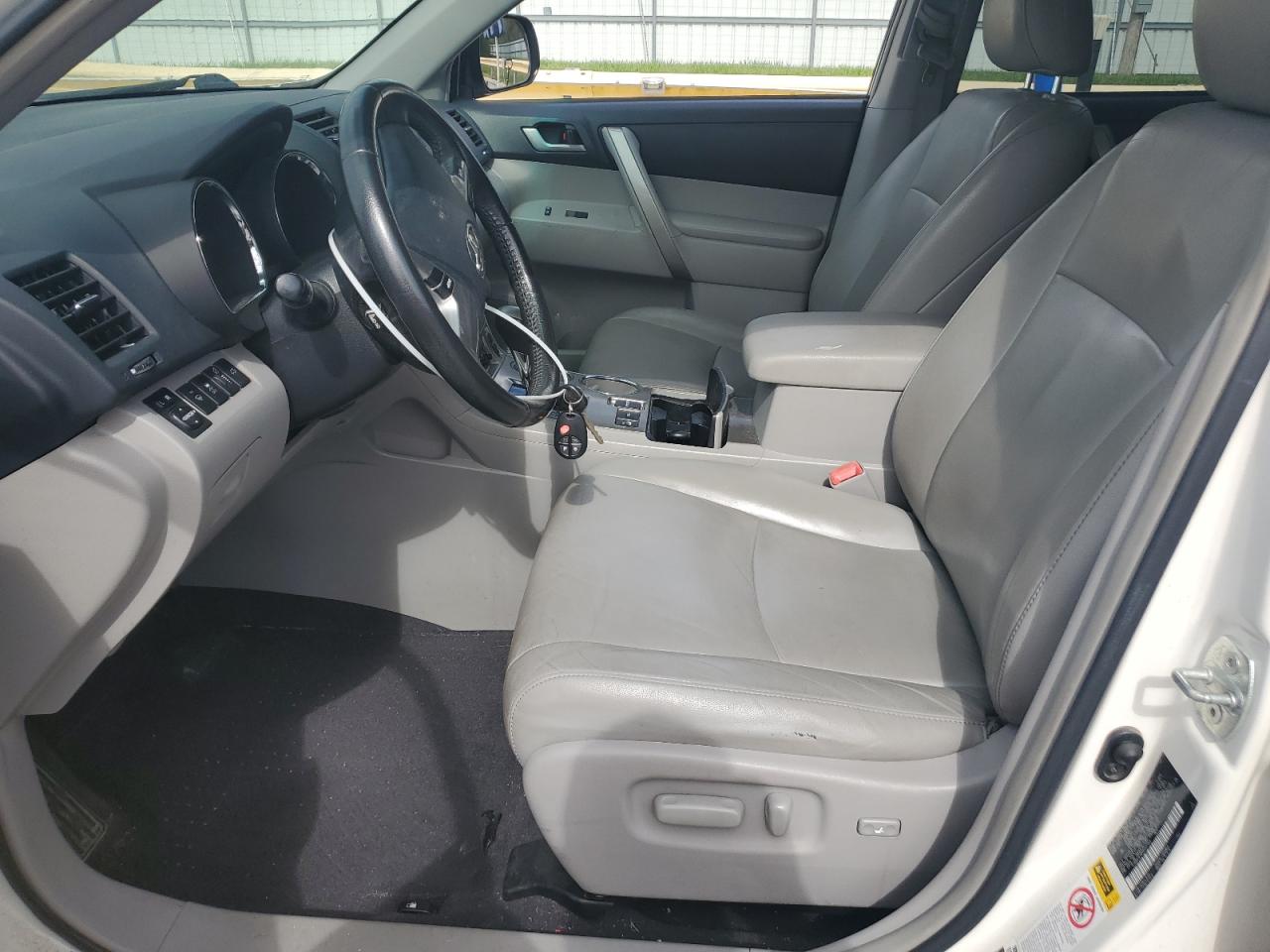 2013 Toyota Highlander Base VIN: 5TDBK3EH6DS227344 Lot: 84872385