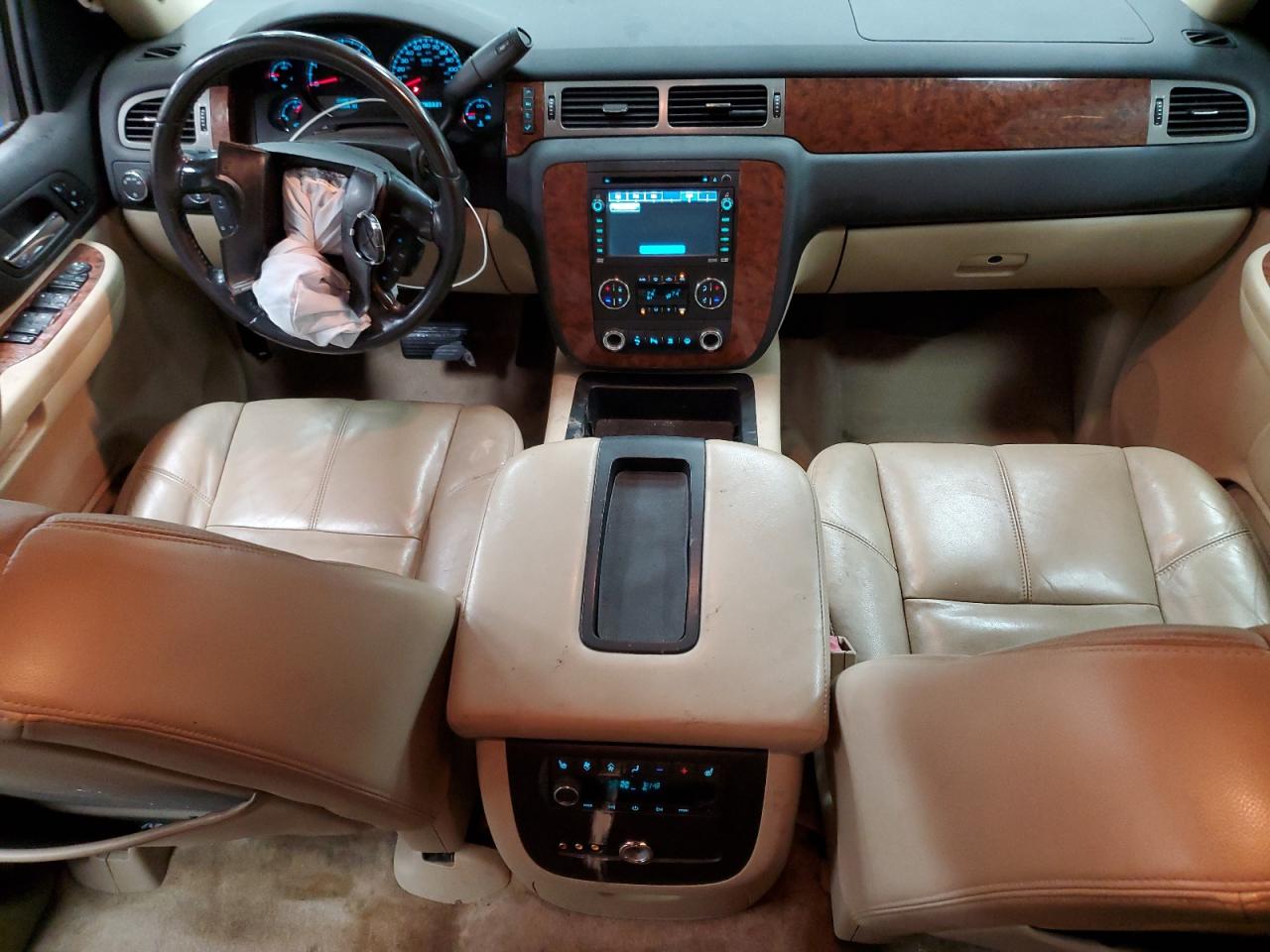 2008 Chevrolet Tahoe K1500 VIN: 1GNFK13008J239843 Lot: 84952575