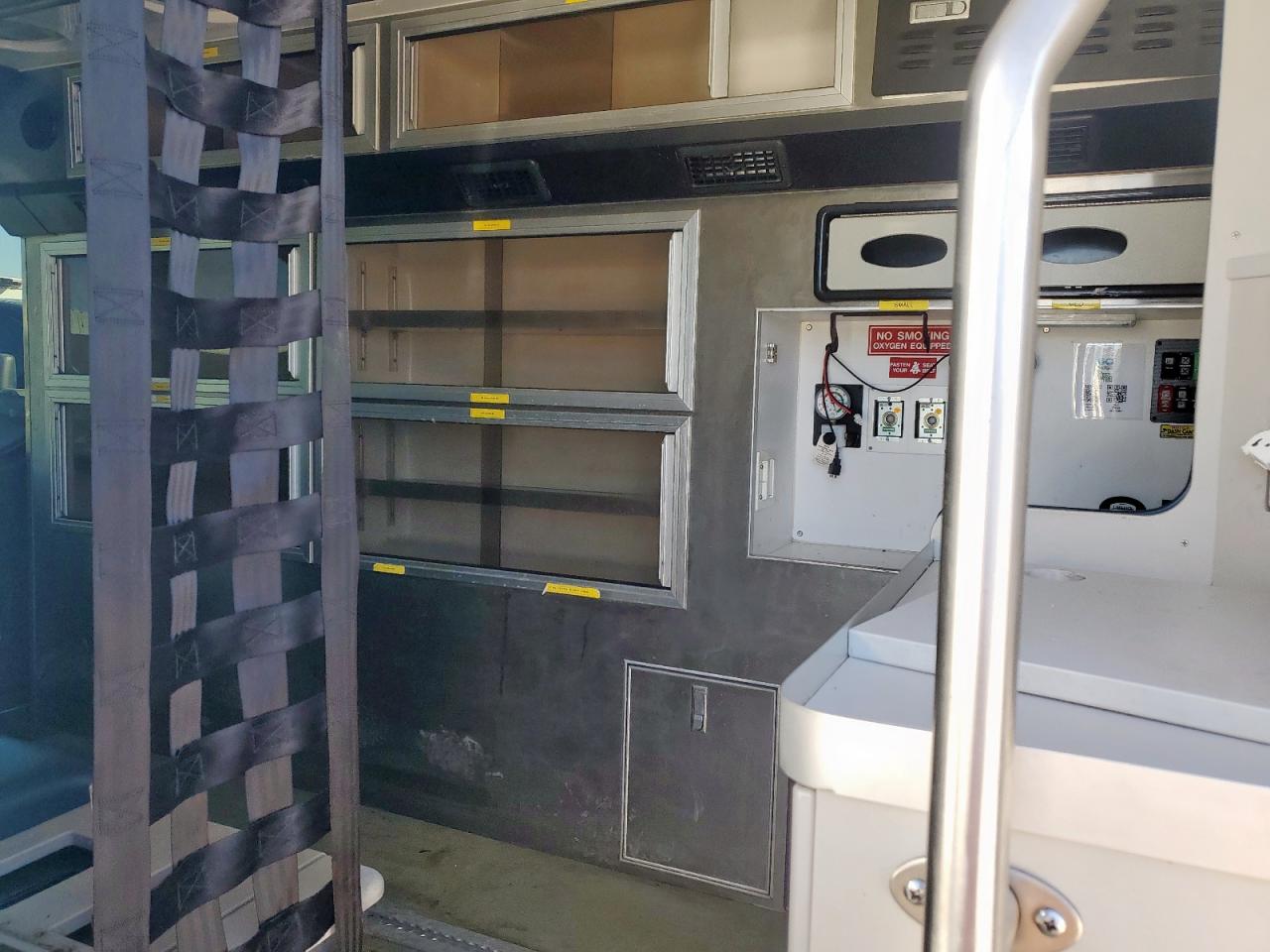 2016 Ford Transit Ambulance VIN: 1FDYR2CG8GKA65136 Lot: 90832585